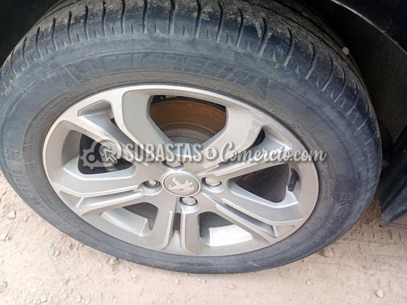 salvamento_peugeot_208_5p_act_pk_1.6_e_-_2013_-_496_-_mosquera__35_.png
