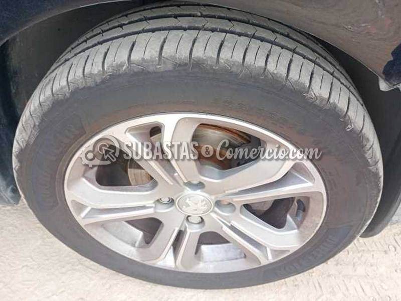 salvamento_peugeot_208_5p_act_pk_1.6_e_-_2013_-_496_-_mosquera__38_.png