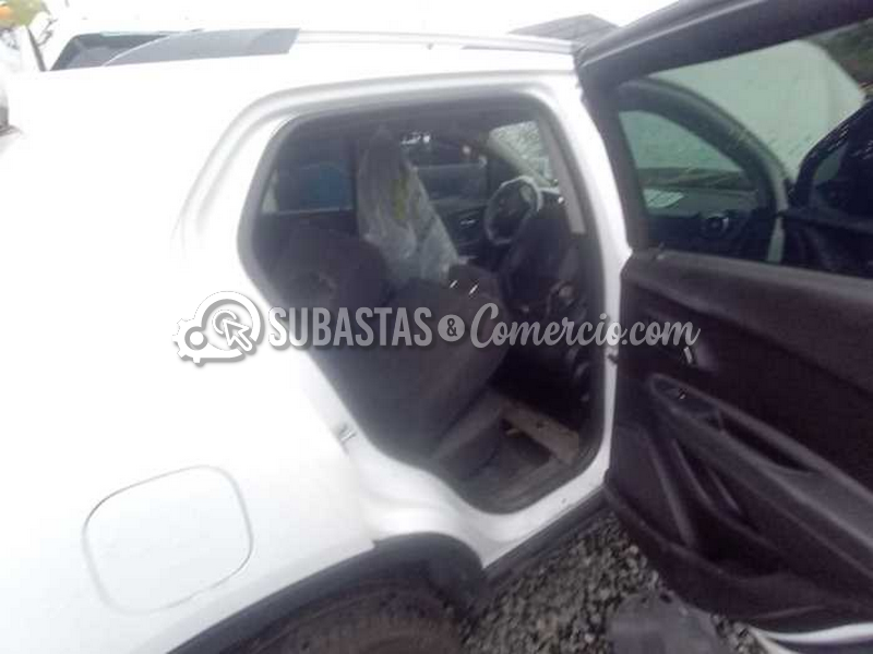 salvamento_chevrolet_tracker__16_.png
