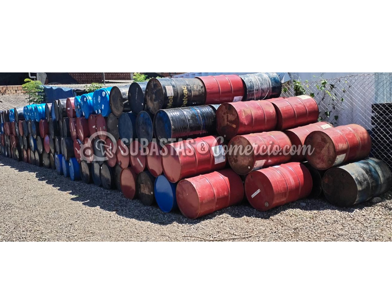 _canecas_met__licas_vac__as_de_55_gl___1_.png