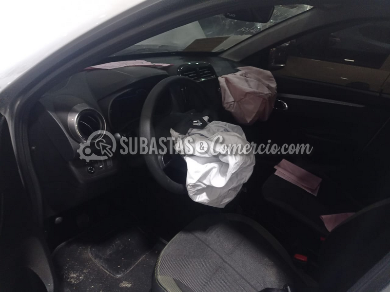 salvamento_renault_kwid_outsider_-_2024_-_005__10_.png