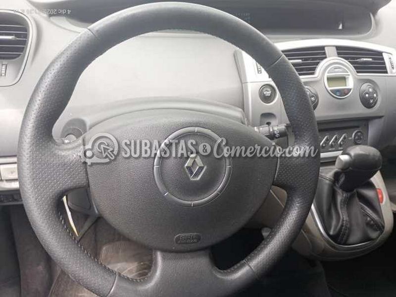 salvamento_renault_scenic_ii__40_.png