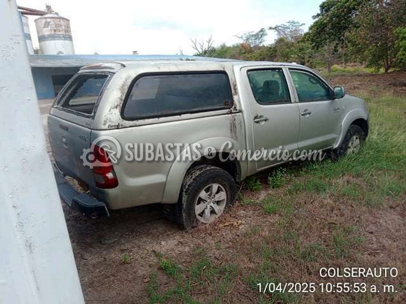 toyota_hilux_doble_cabina_para_reparaci__n_y_regrabaci__n_de_chasis__8_.png