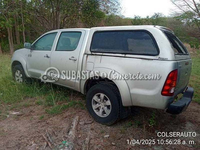toyota_hilux_doble_cabina_para_reparaci__n_y_regrabaci__n_de_chasis__9_.png