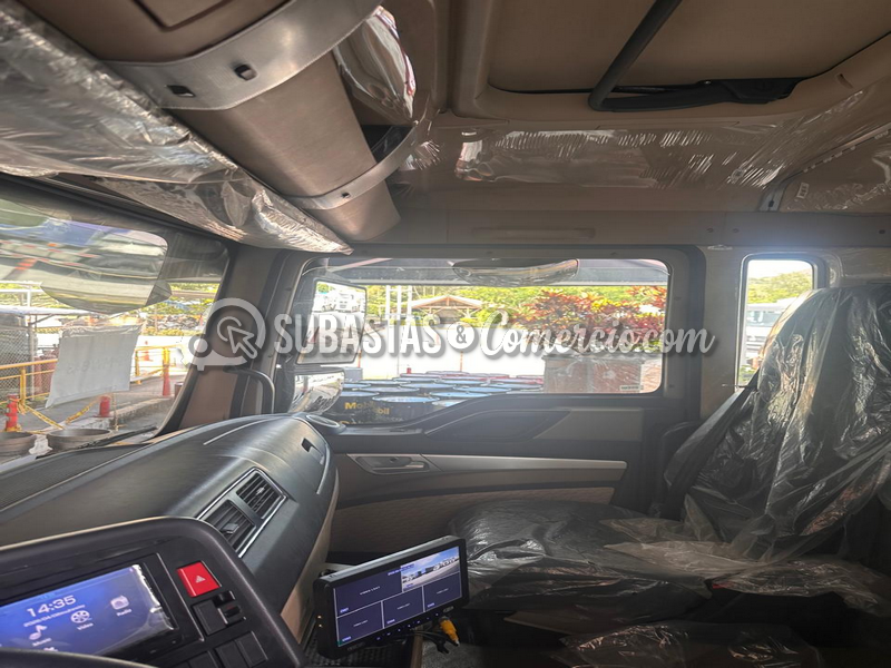 interior_cabina_derecha_2.png
