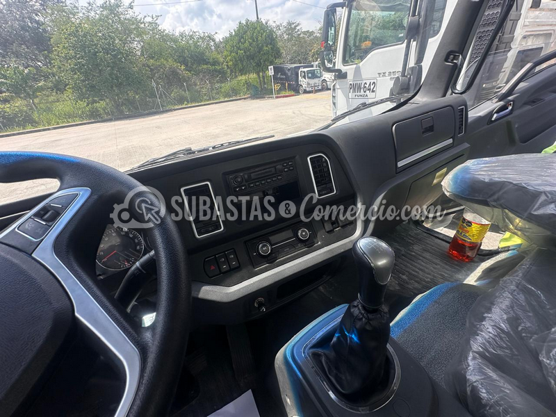 interior_cabina_central.png