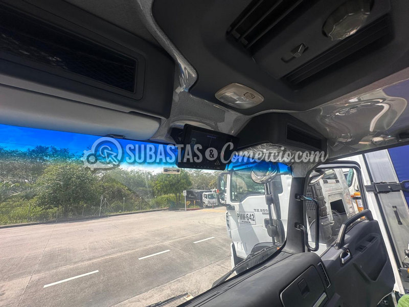 parte_superior_interior_de_la_cabina_2.png